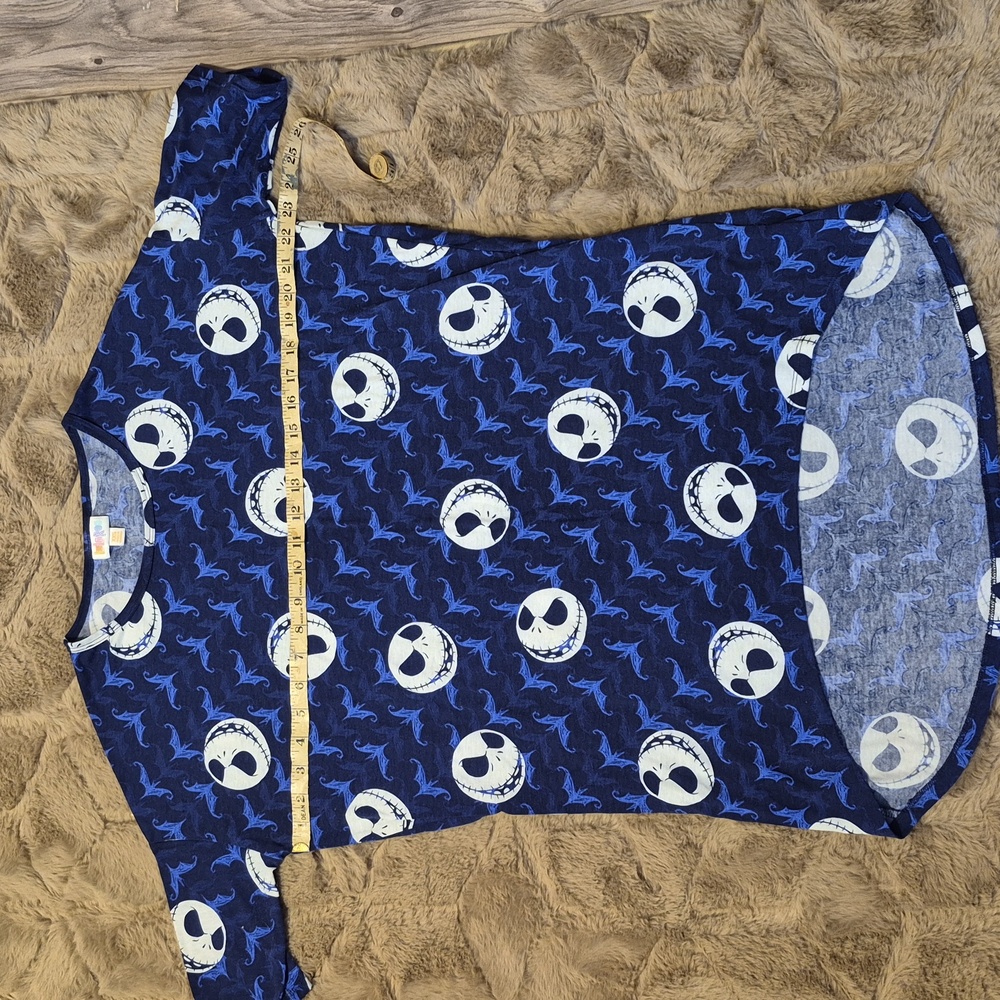Lularoe Irma t-shirt size xxs nightmare before christmas